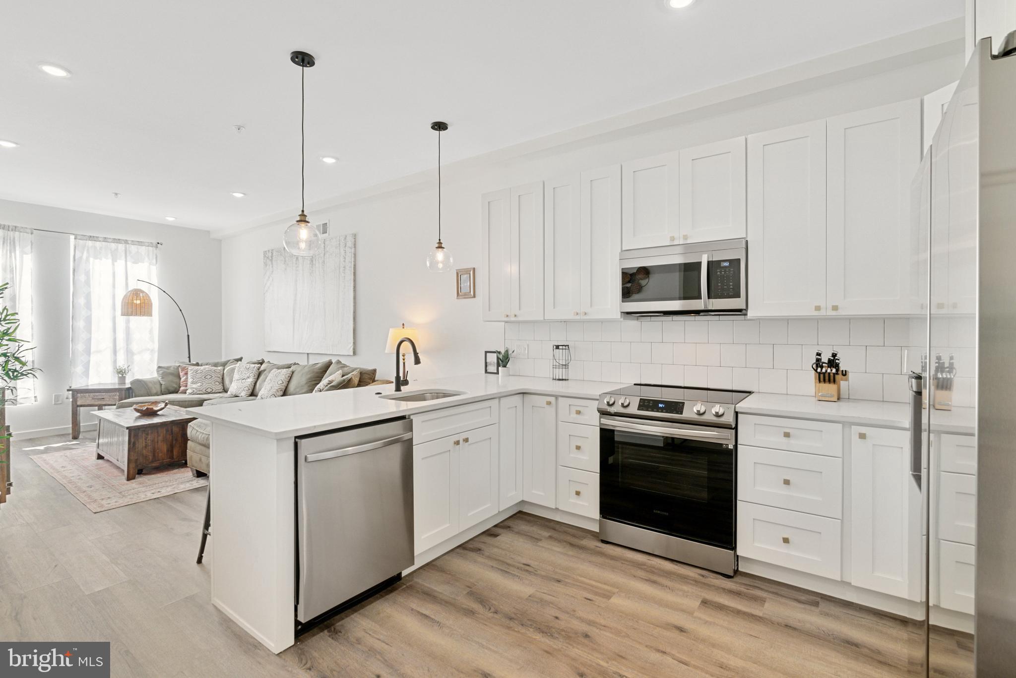 POINT BREEZE - Residential Income