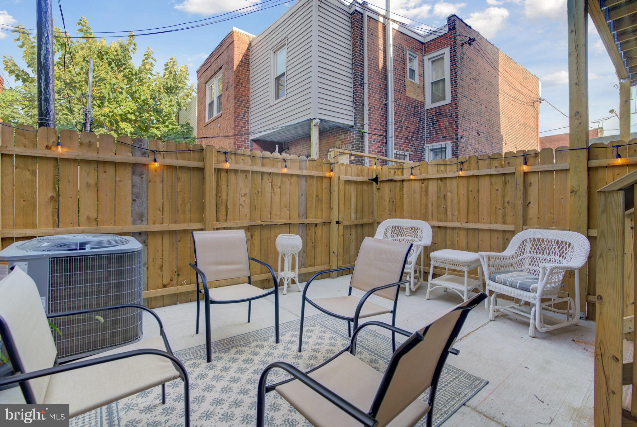 POINT BREEZE - Residential Income