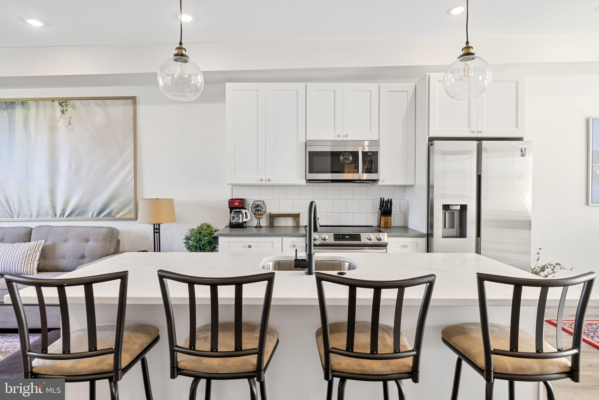 POINT BREEZE - Residential Income