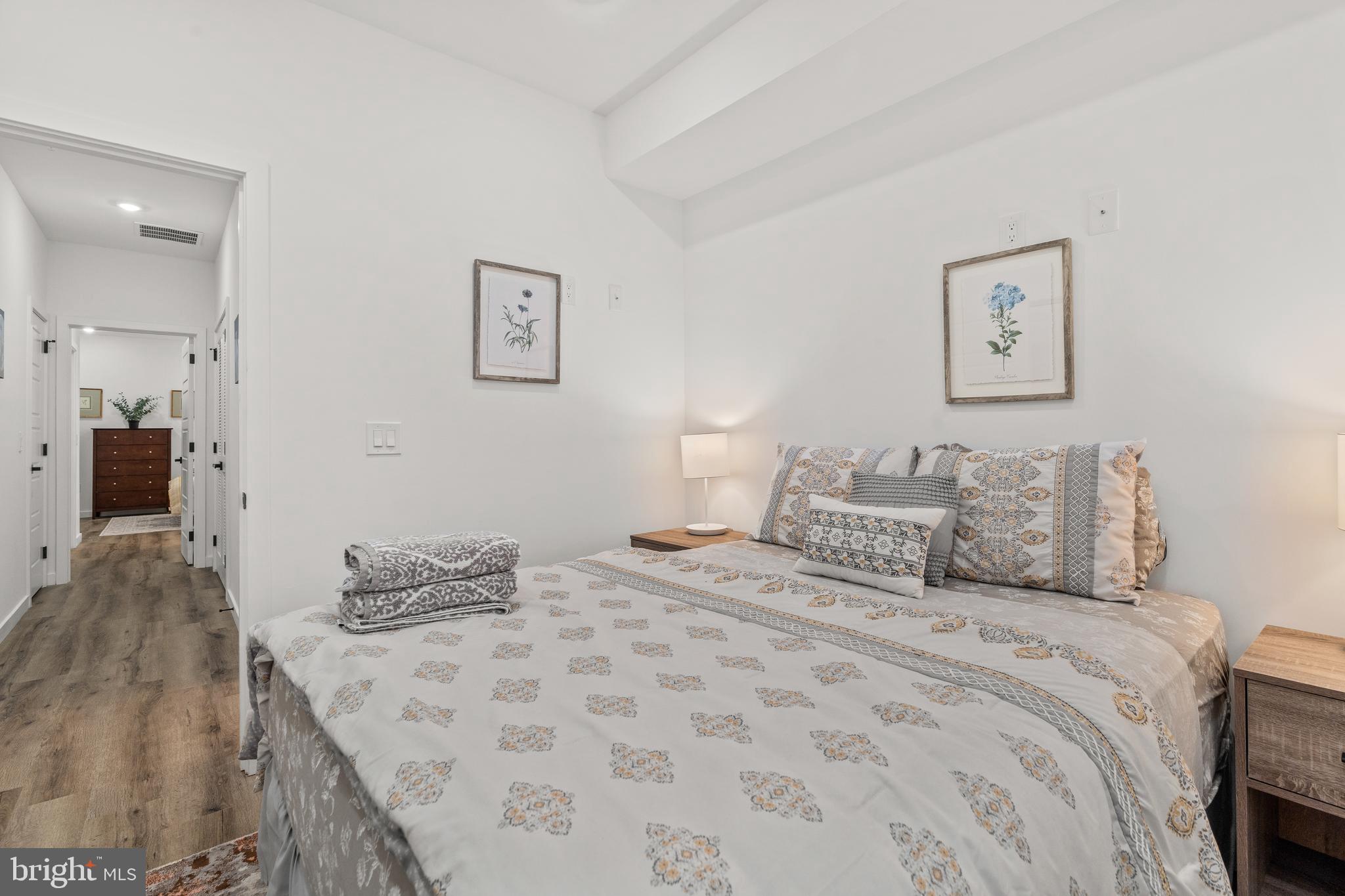 POINT BREEZE - Residential Income