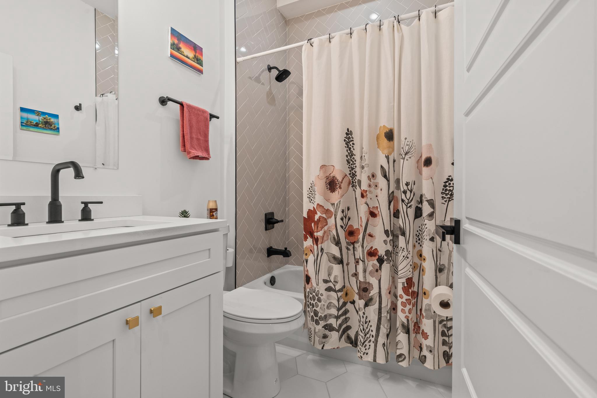 POINT BREEZE - Residential Income