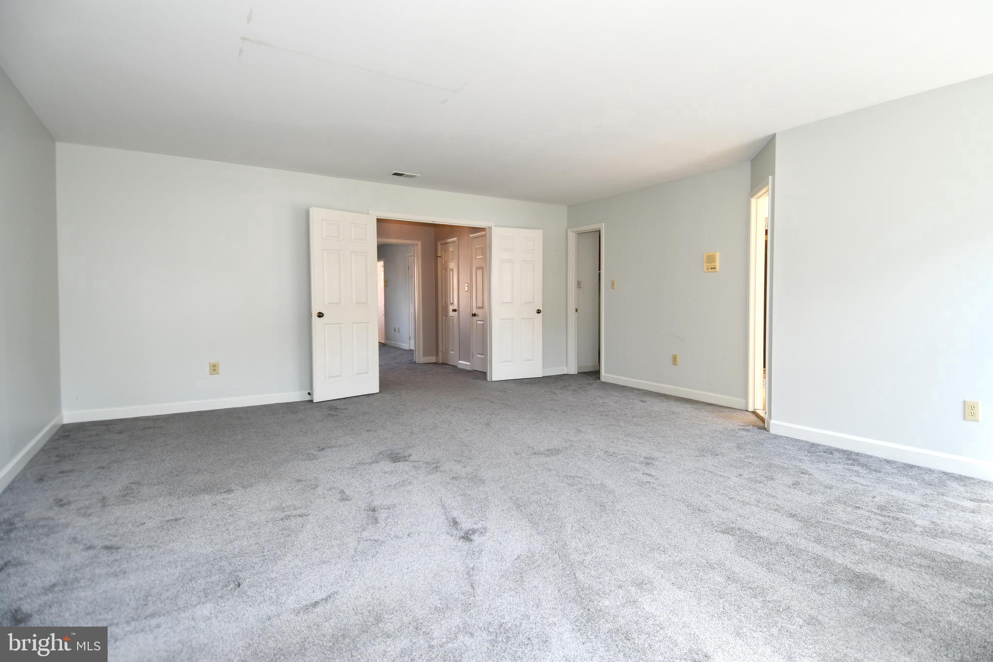 LANDMARK MEWS - Residential Lease