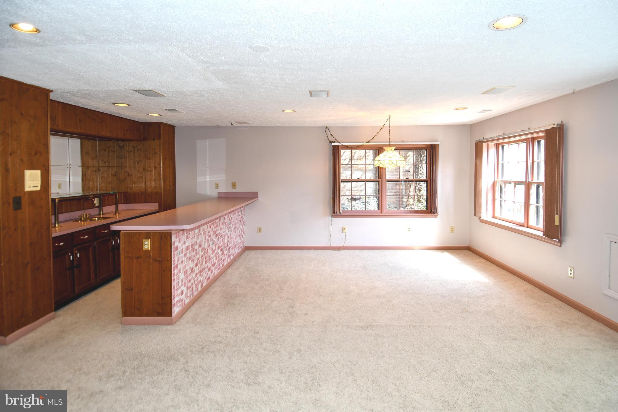 LANDMARK MEWS - Residential Lease
