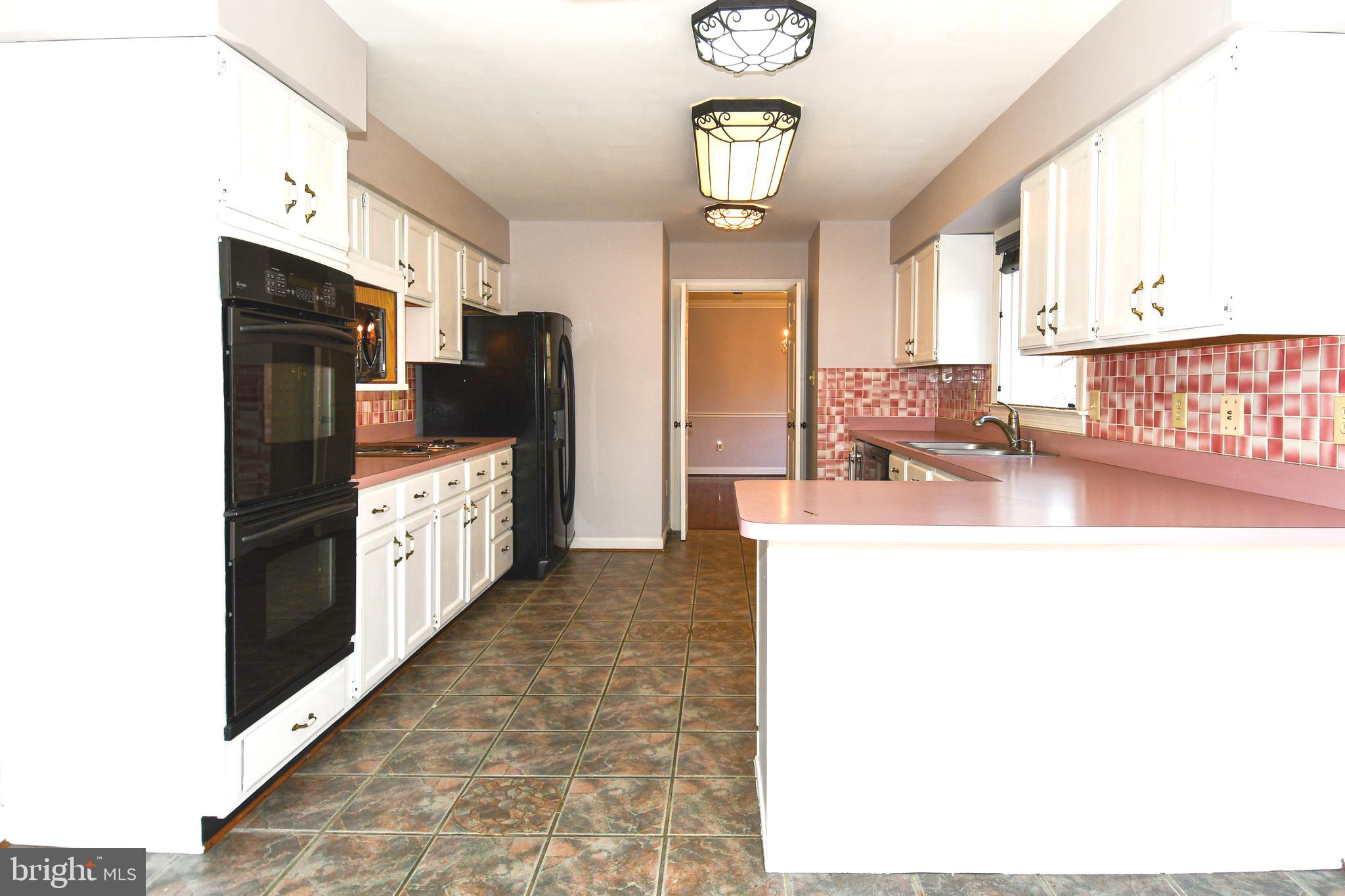 LANDMARK MEWS - Residential Lease