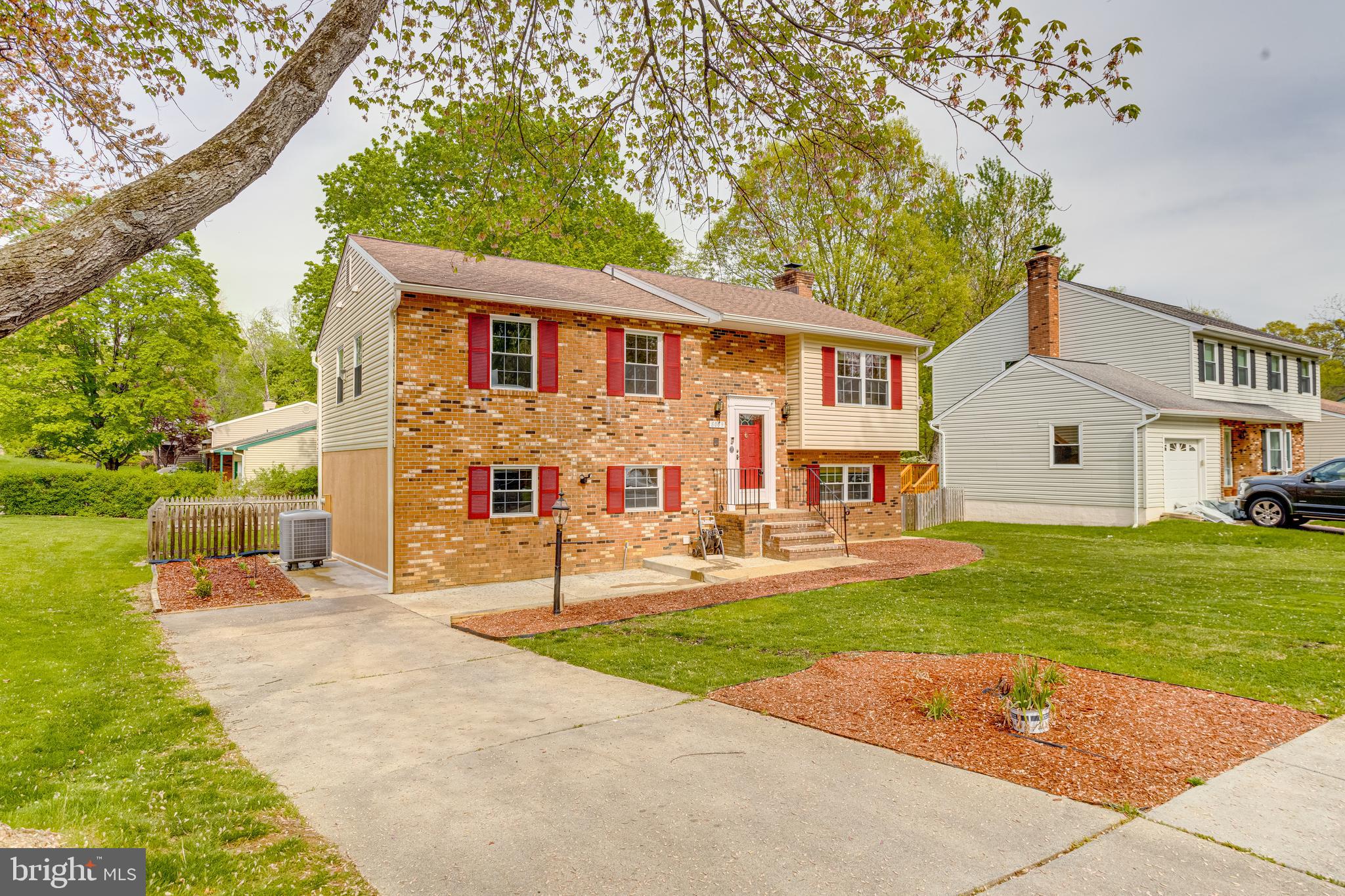 HUNTINGTON EAST - Residential