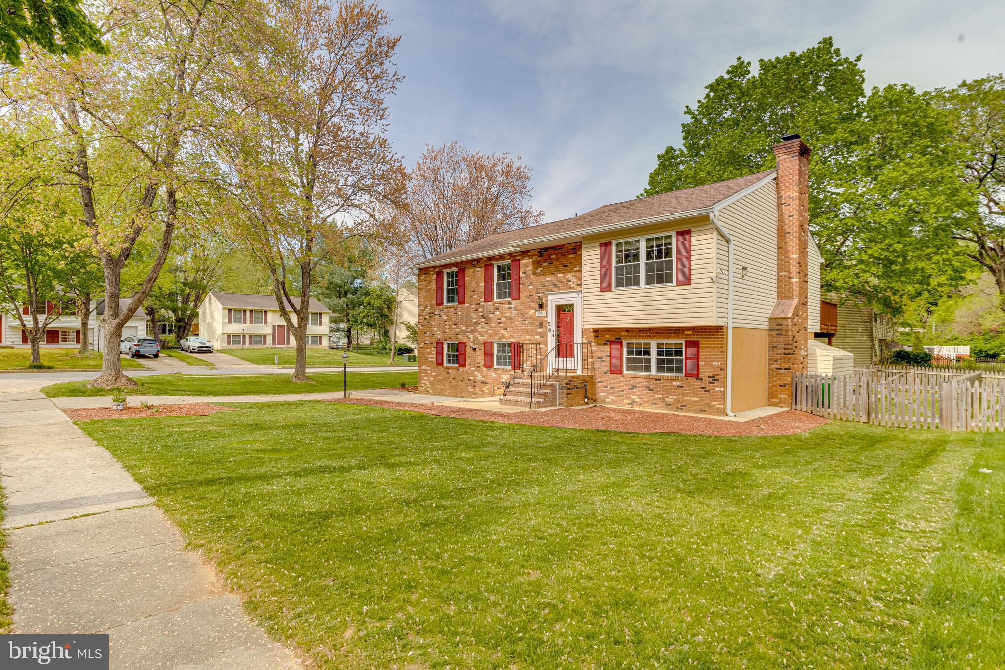 HUNTINGTON EAST - Residential