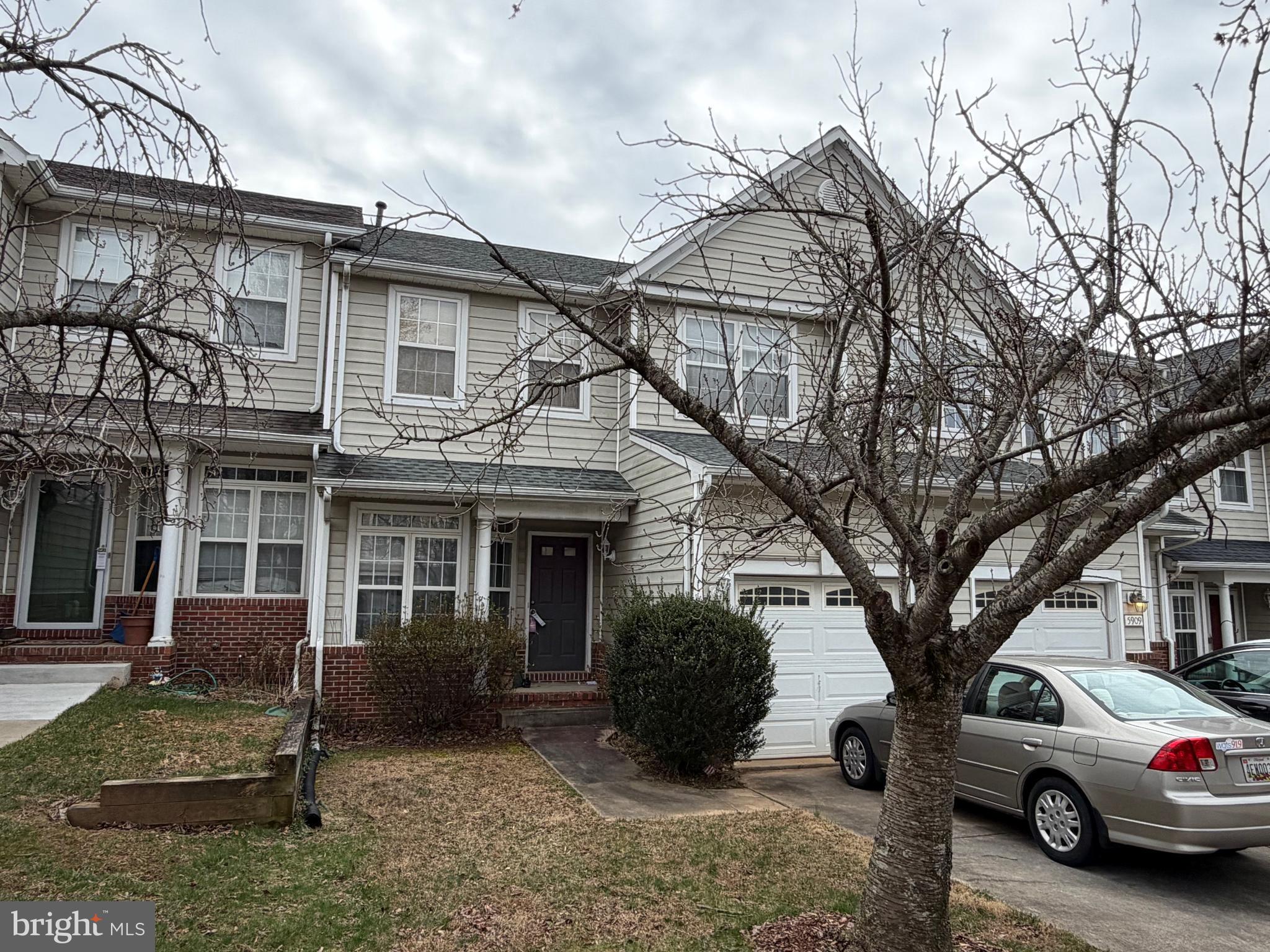VILLAGE OF RIVER HILL - Residential