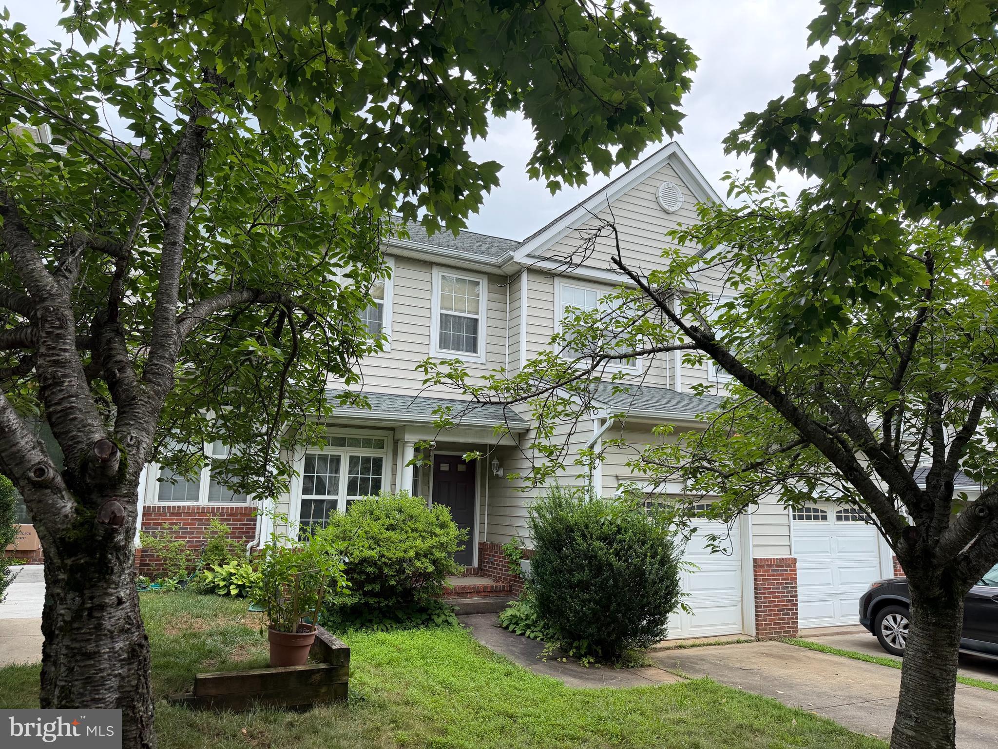 VILLAGE OF RIVER HILL - Residential
