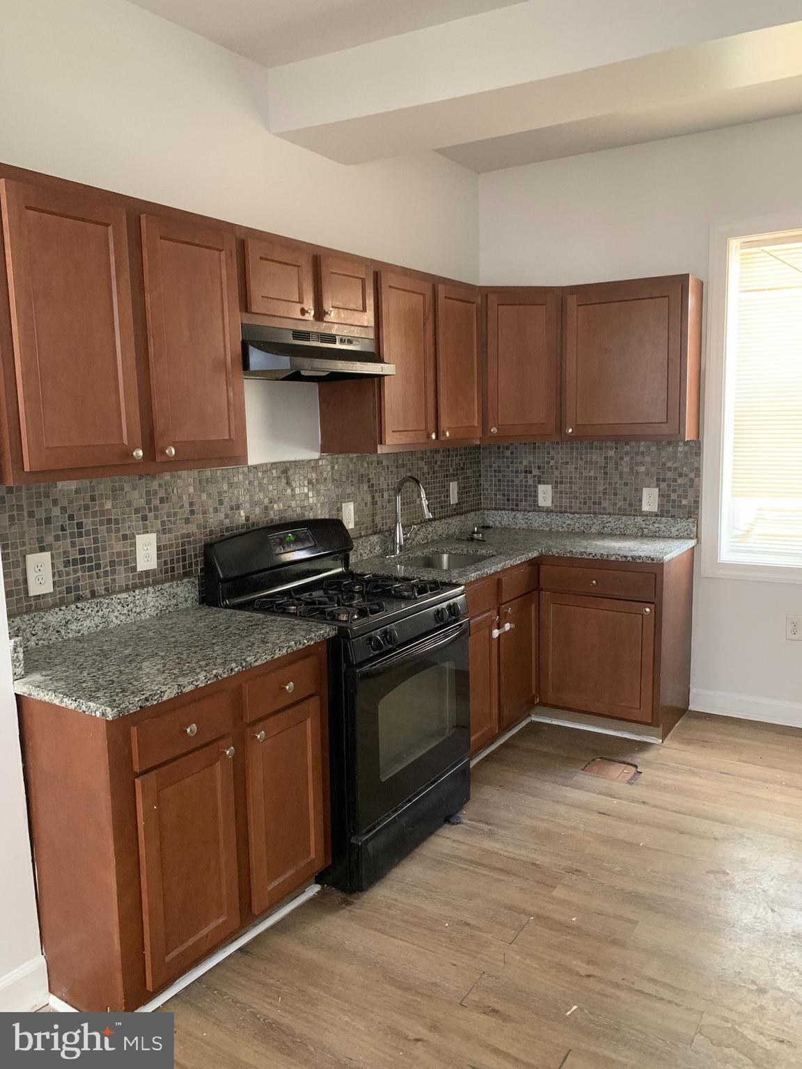 BROADWAY EAST - Residential