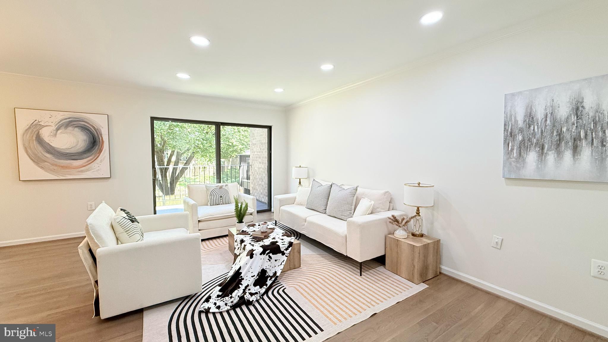 AMERICANA FAIRFAX - Residential