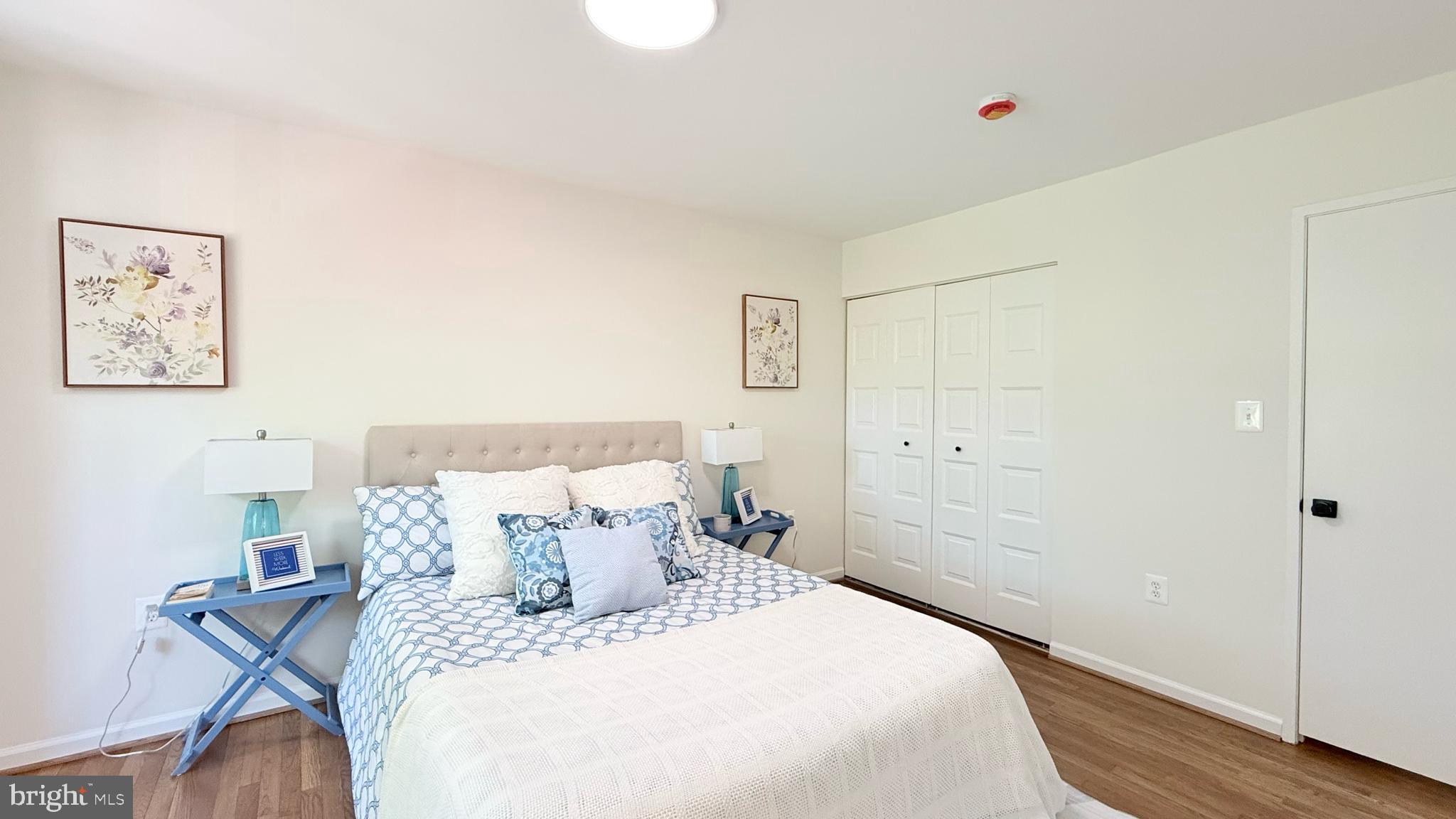 AMERICANA FAIRFAX - Residential