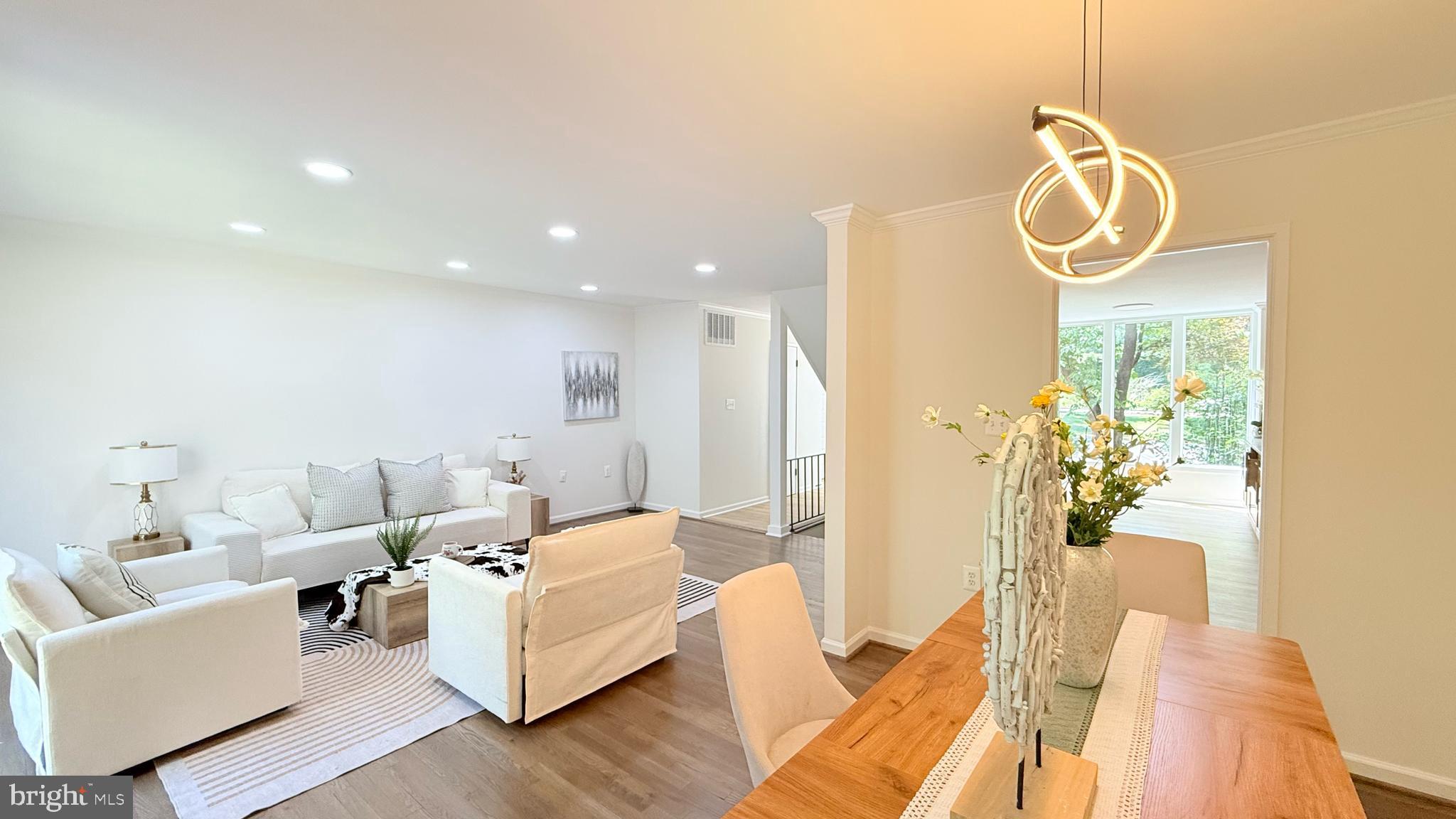 AMERICANA FAIRFAX - Residential