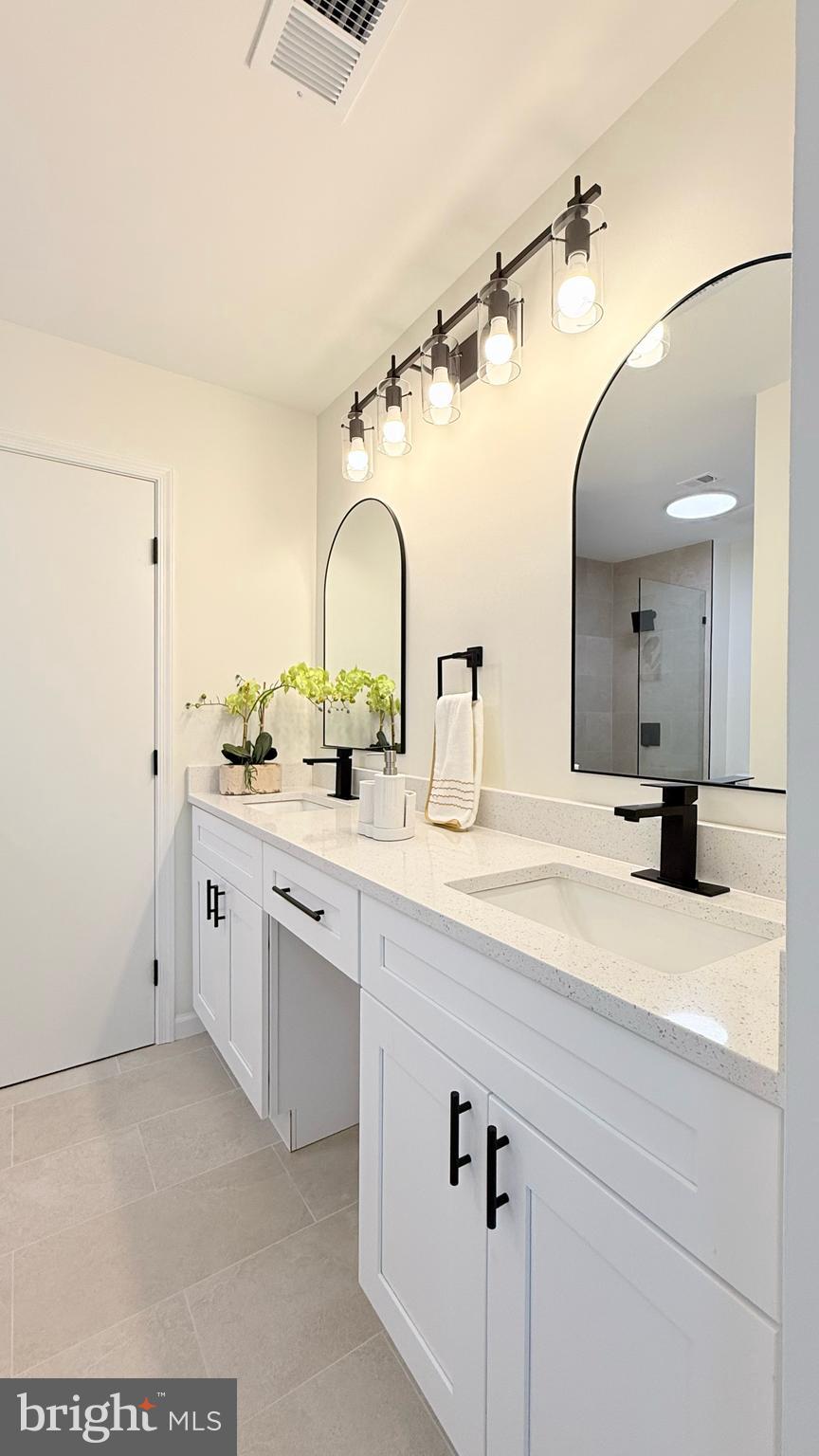 AMERICANA FAIRFAX - Residential