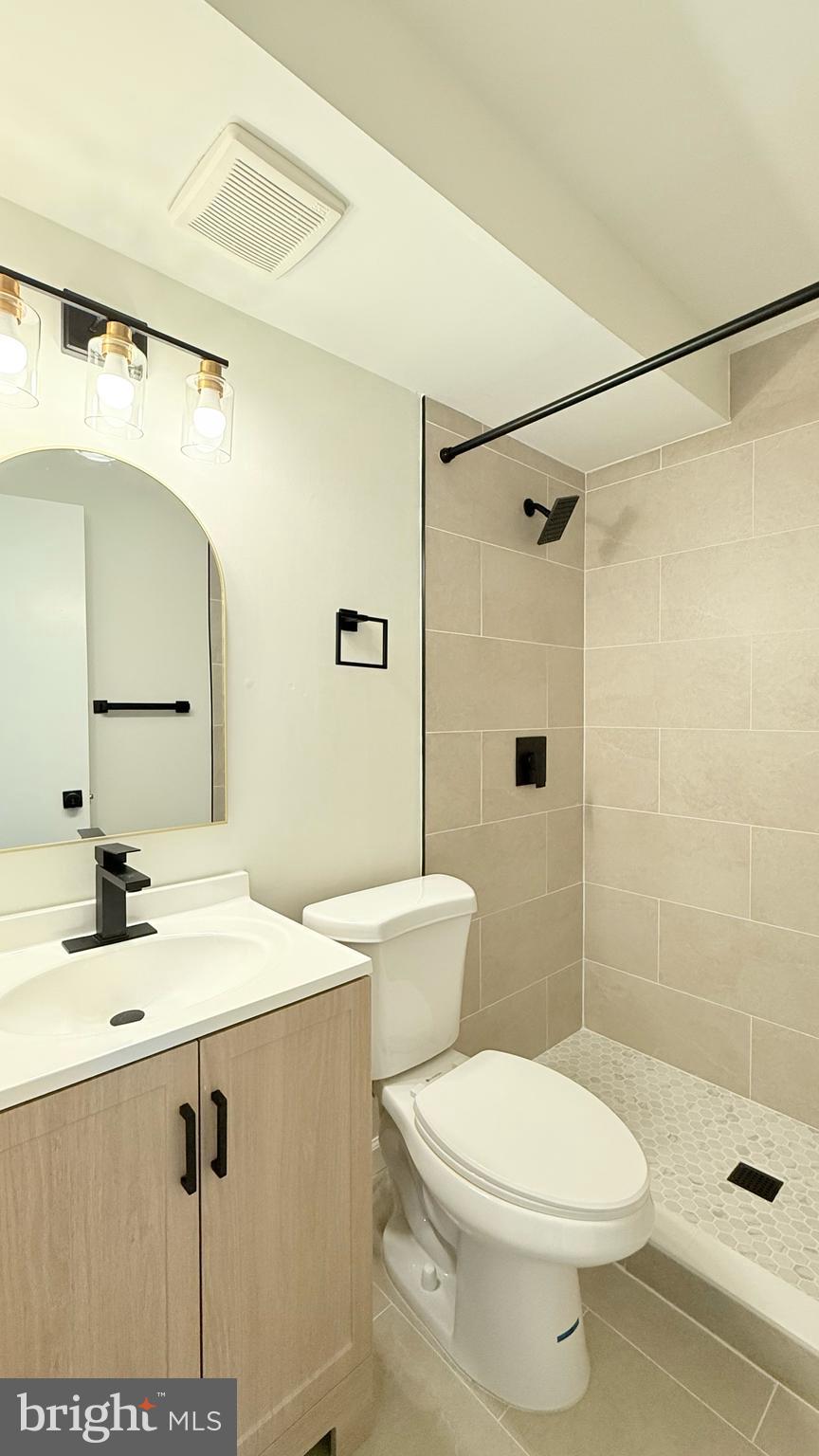 AMERICANA FAIRFAX - Residential