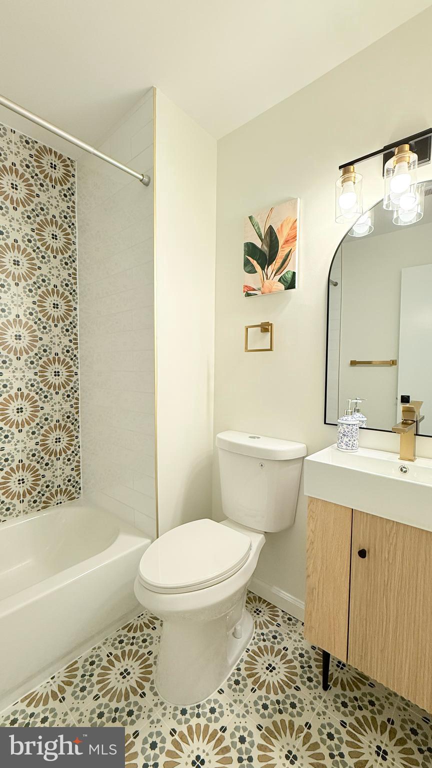 AMERICANA FAIRFAX - Residential