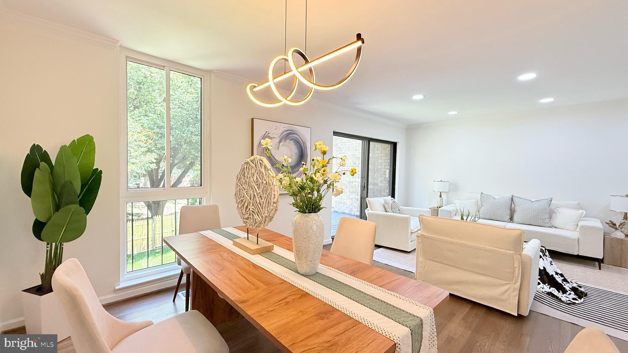 AMERICANA FAIRFAX - Residential