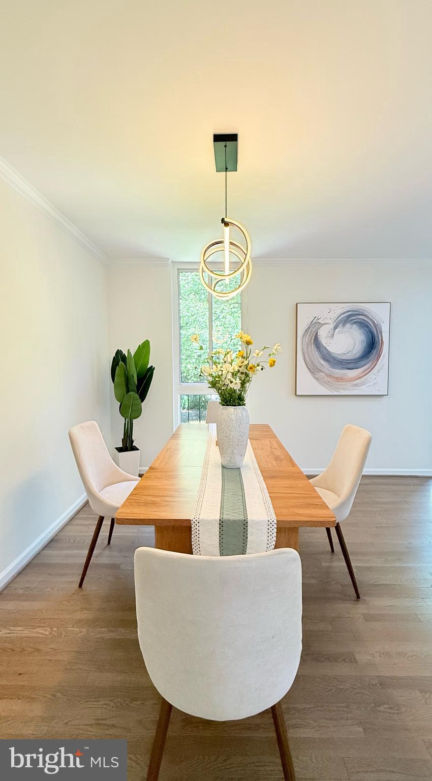 AMERICANA FAIRFAX - Residential