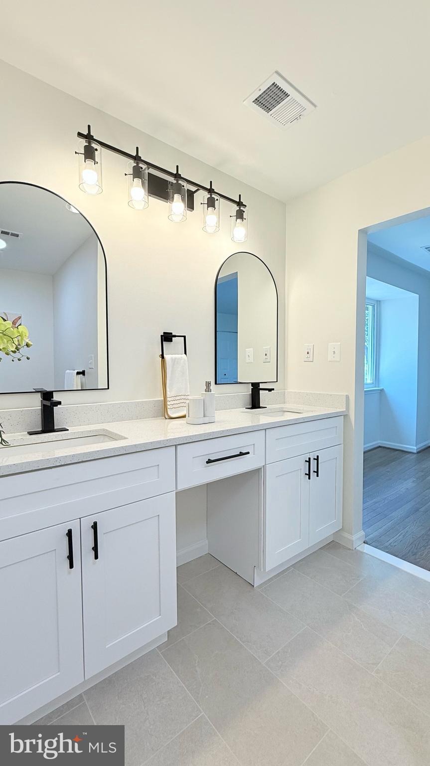 AMERICANA FAIRFAX - Residential