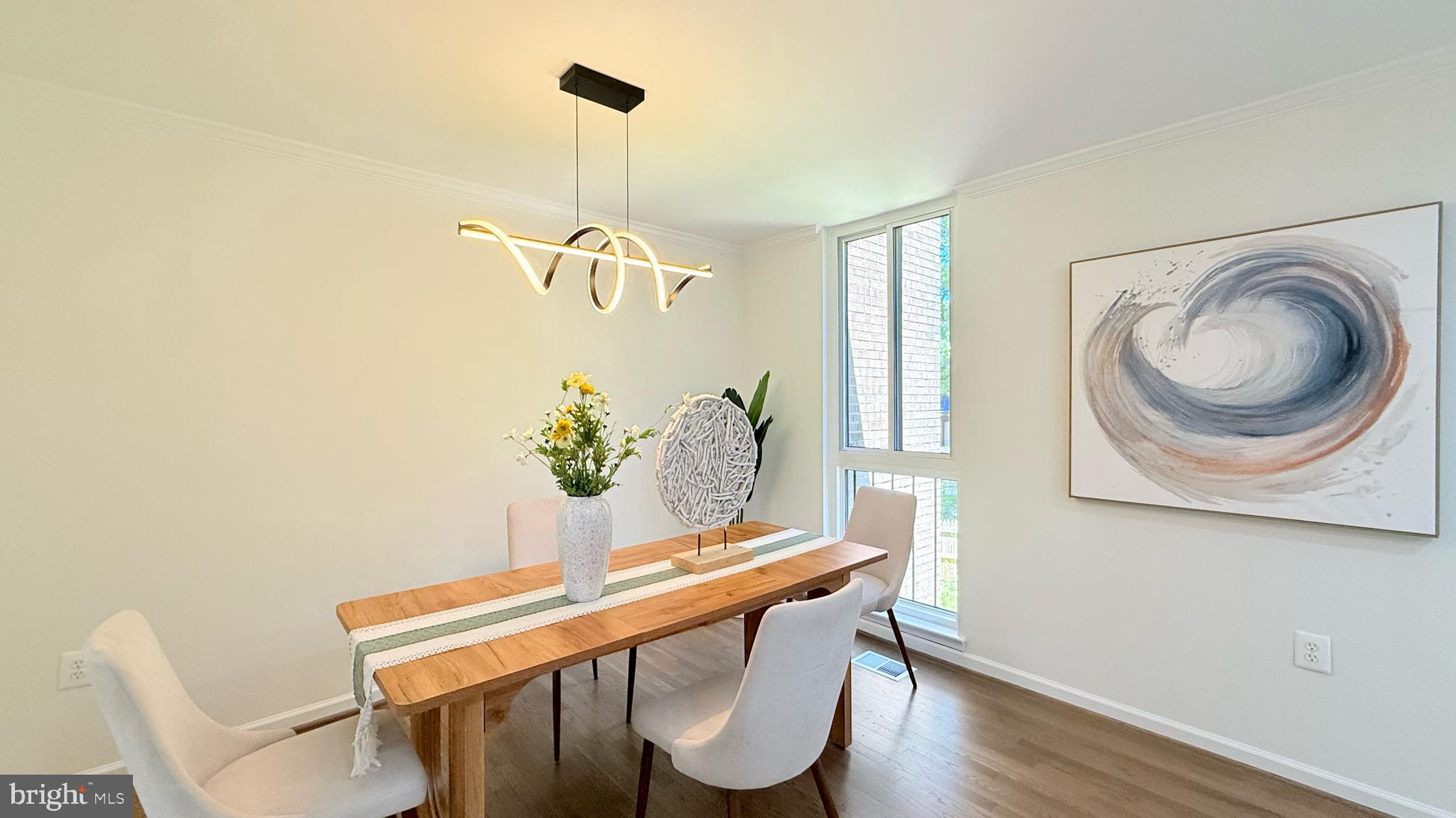 AMERICANA FAIRFAX - Residential