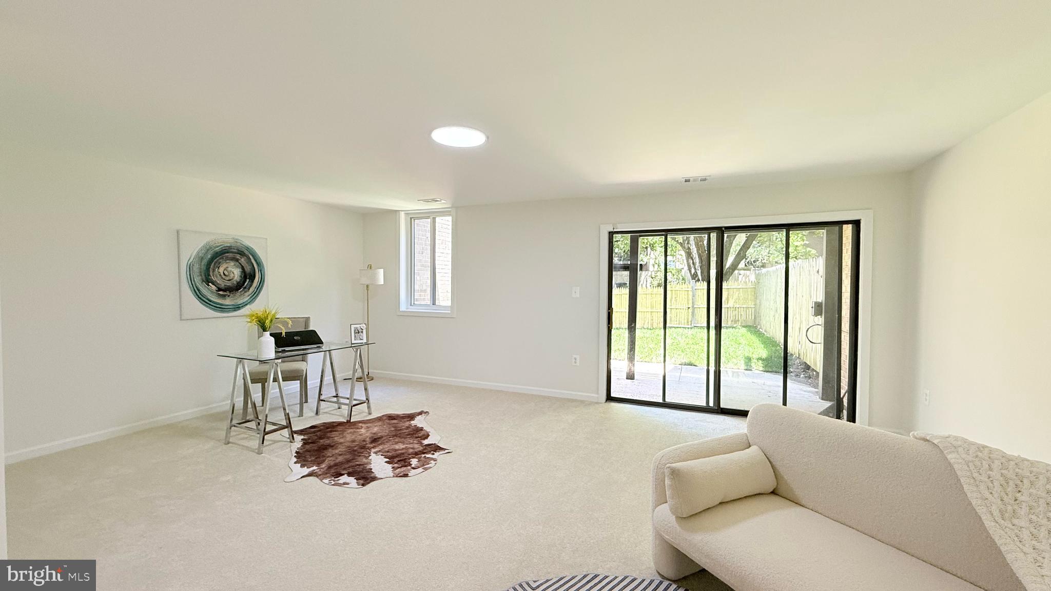 AMERICANA FAIRFAX - Residential