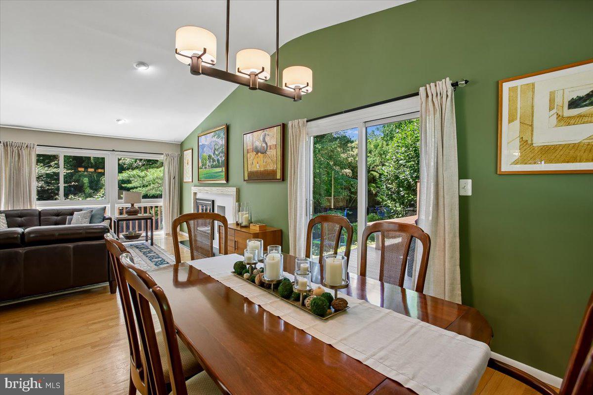CARDEROCK SPRINGS - Residential