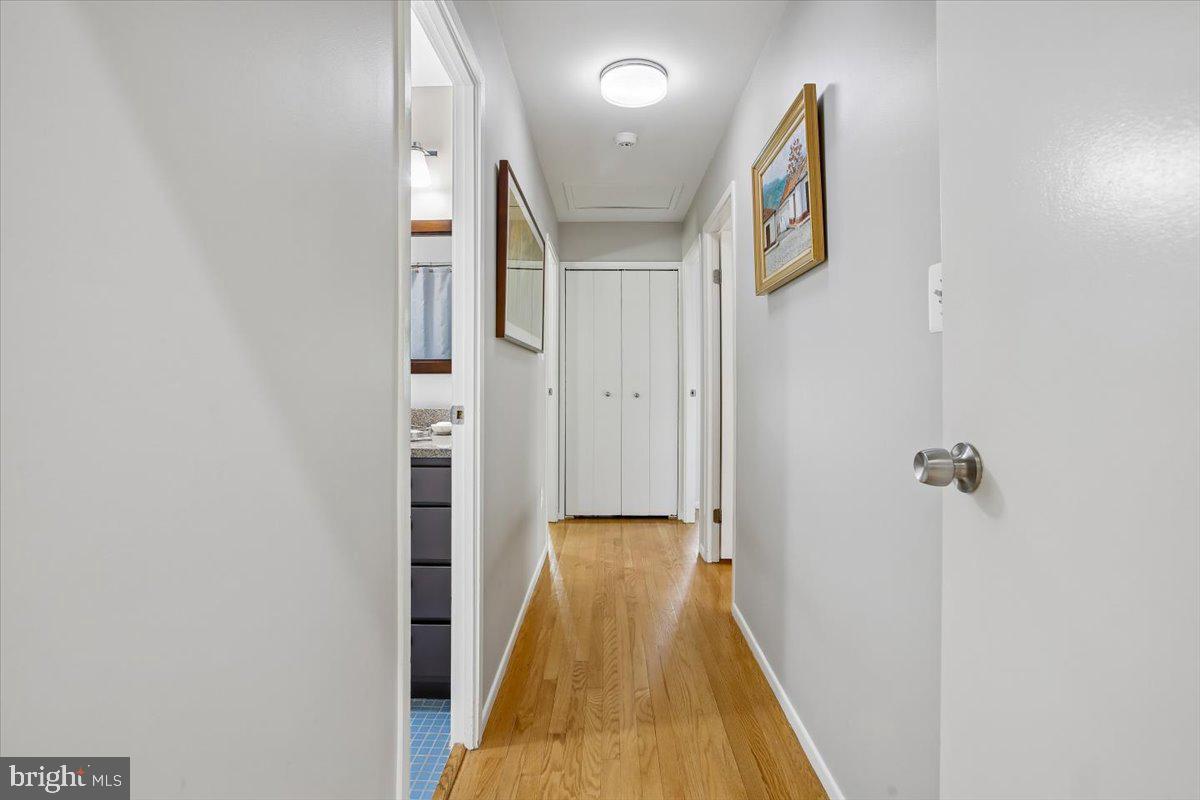 CARDEROCK SPRINGS - Residential