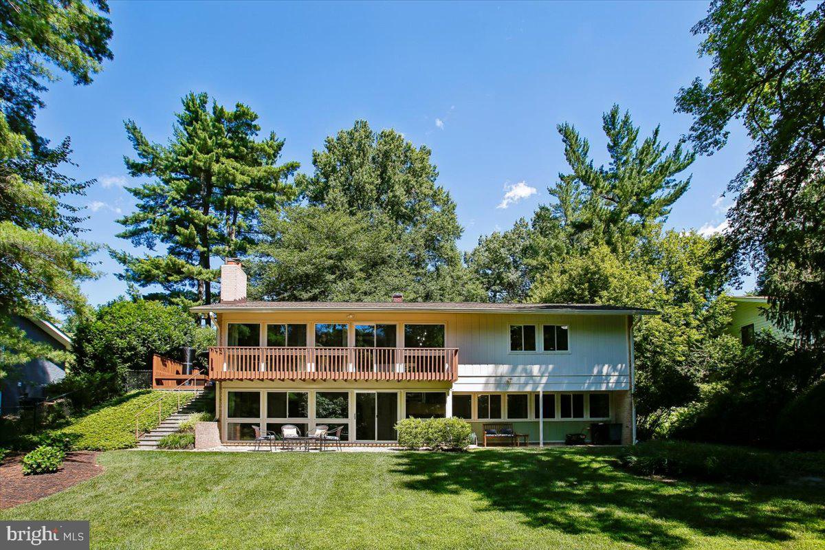CARDEROCK SPRINGS - Residential