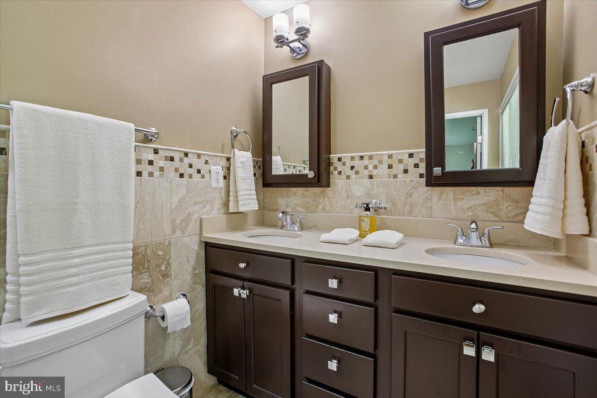 CARDEROCK SPRINGS - Residential