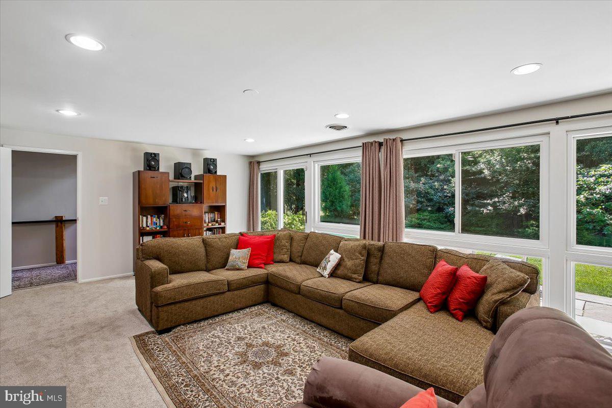 CARDEROCK SPRINGS - Residential