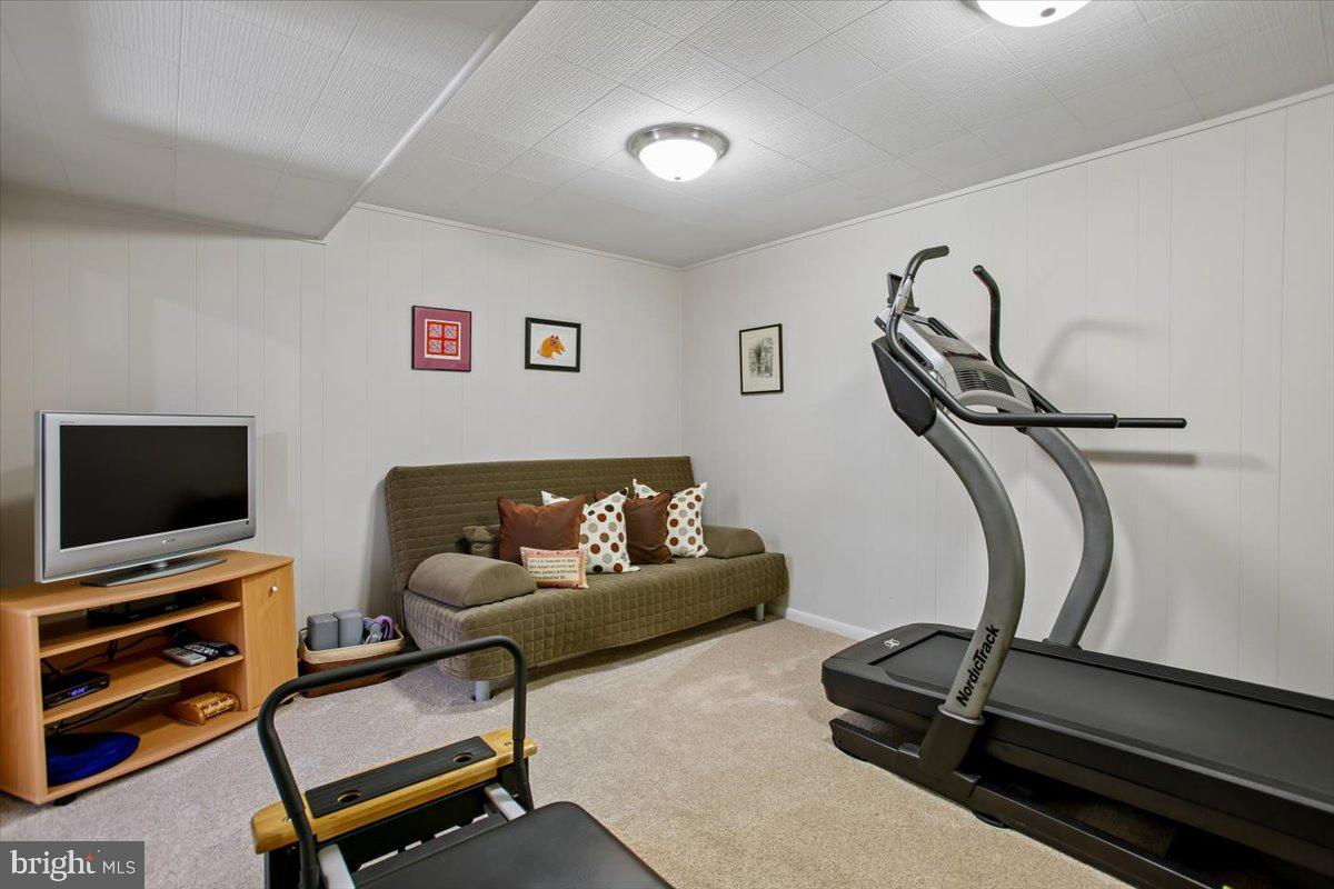 CARDEROCK SPRINGS - Residential