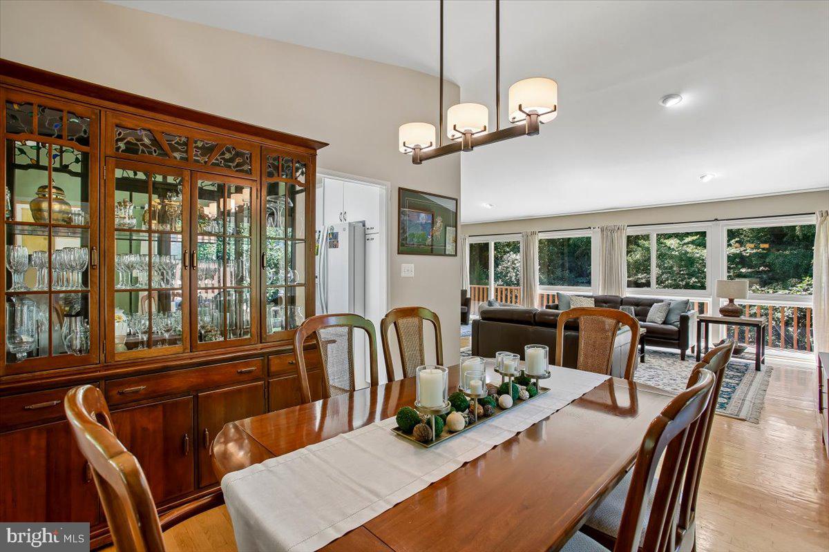 CARDEROCK SPRINGS - Residential
