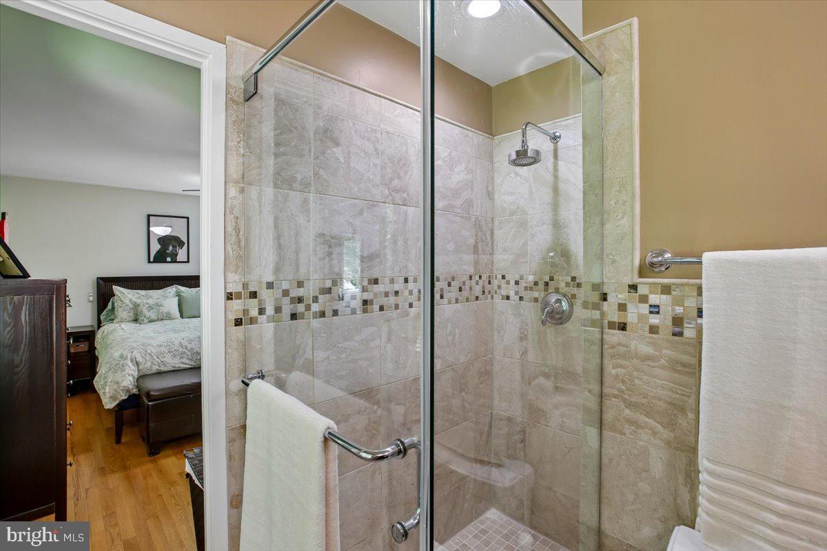 CARDEROCK SPRINGS - Residential