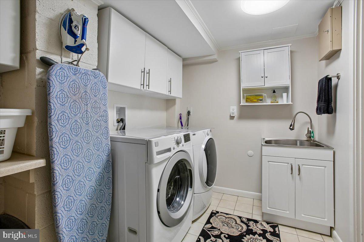 CARDEROCK SPRINGS - Residential