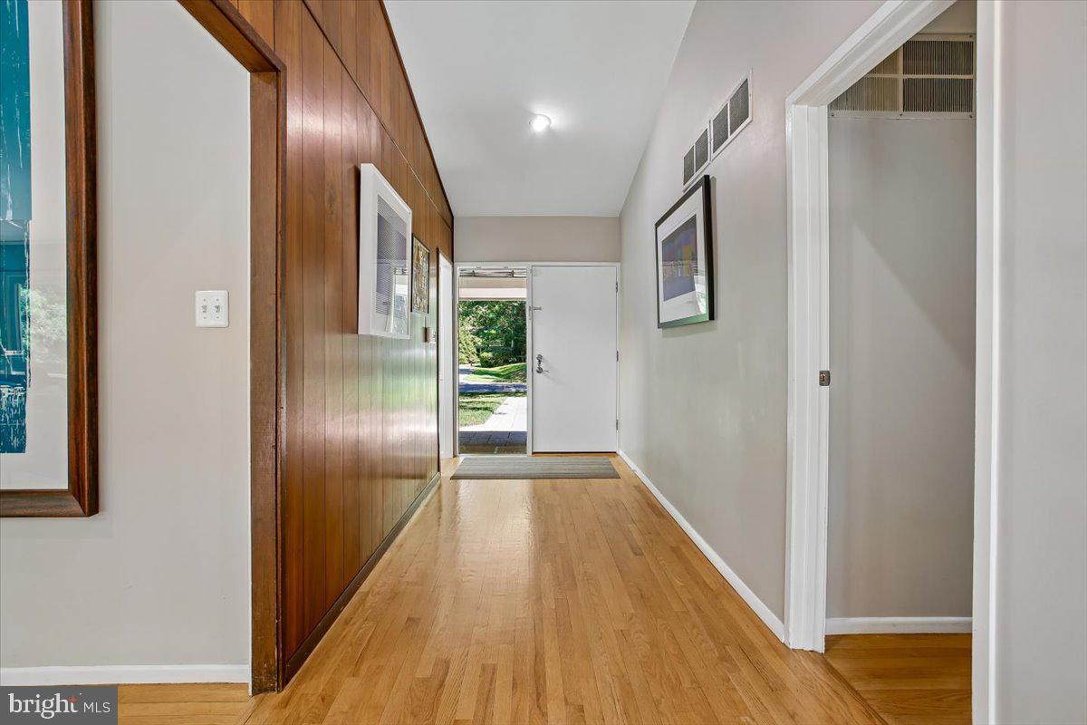 CARDEROCK SPRINGS - Residential