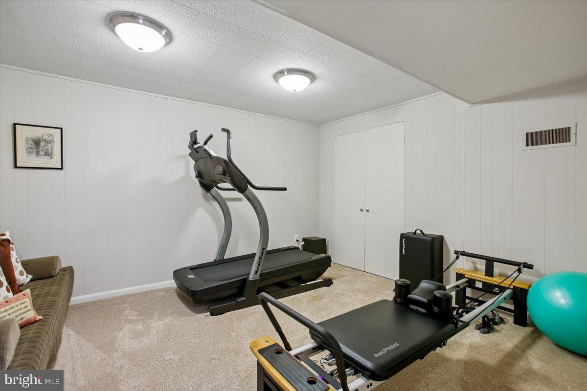 CARDEROCK SPRINGS - Residential