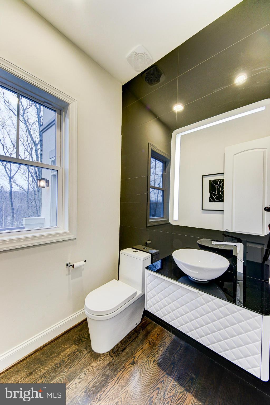 WOODSIDE ESTATES - Residential