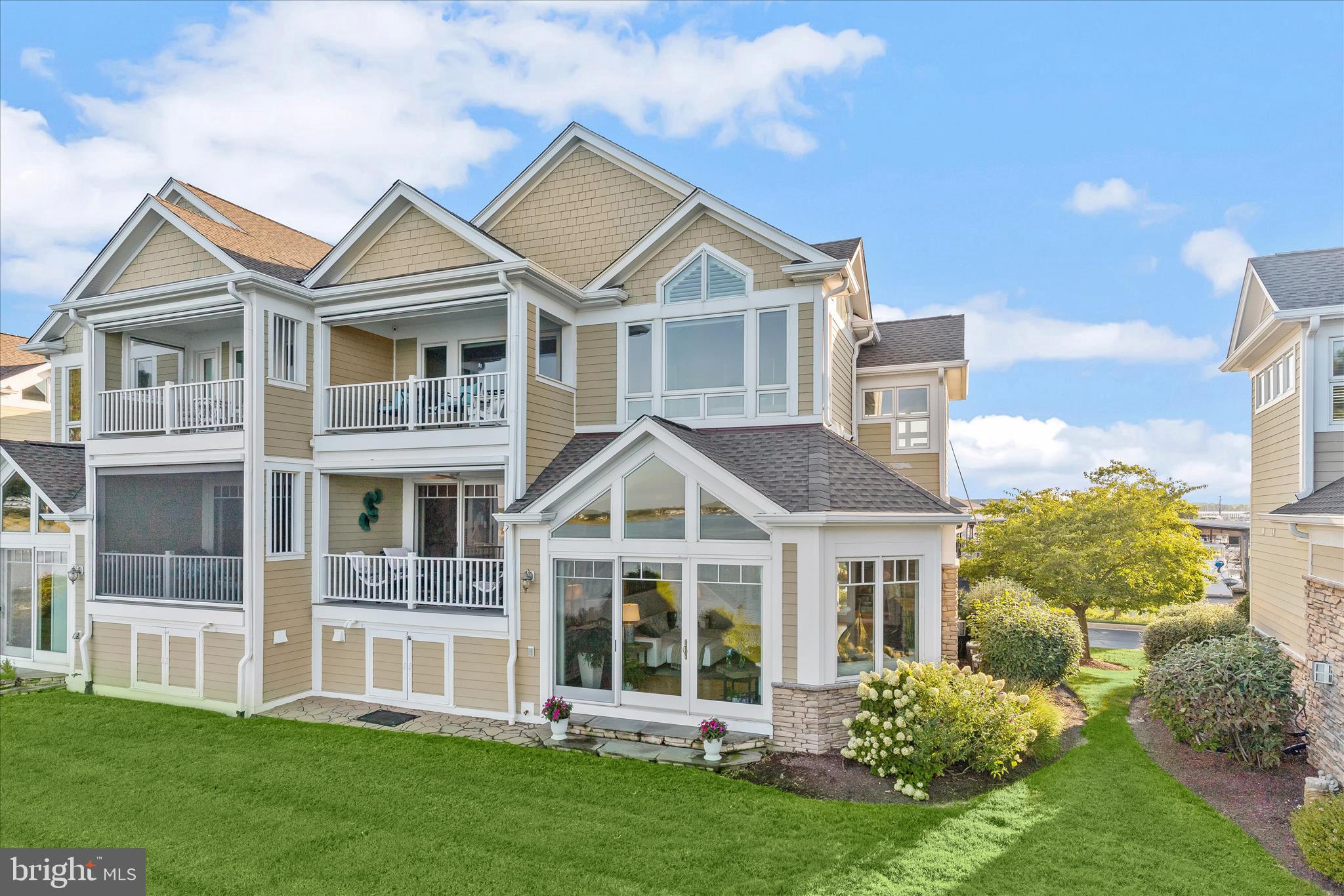 NARROWS POINTE - Residential