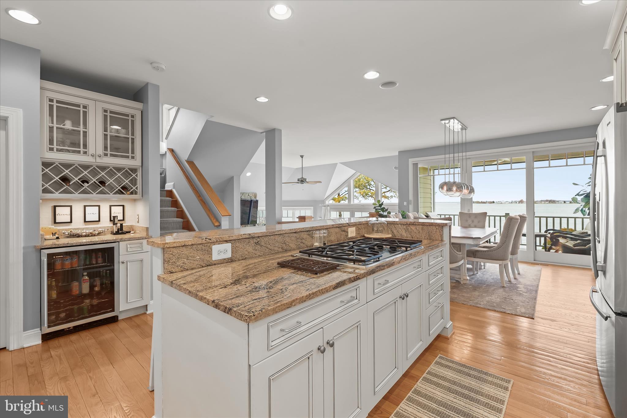 NARROWS POINTE - Residential