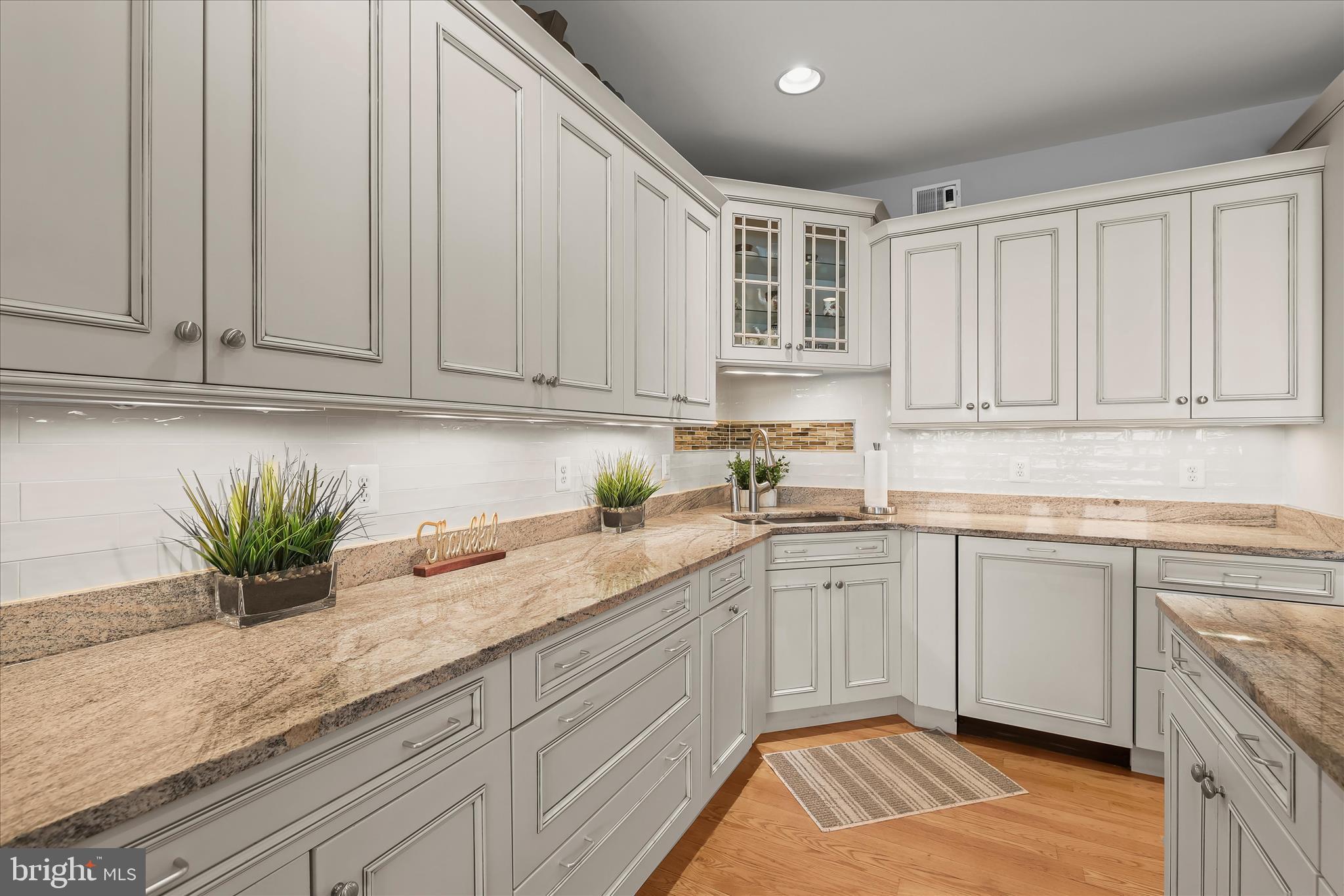 NARROWS POINTE - Residential