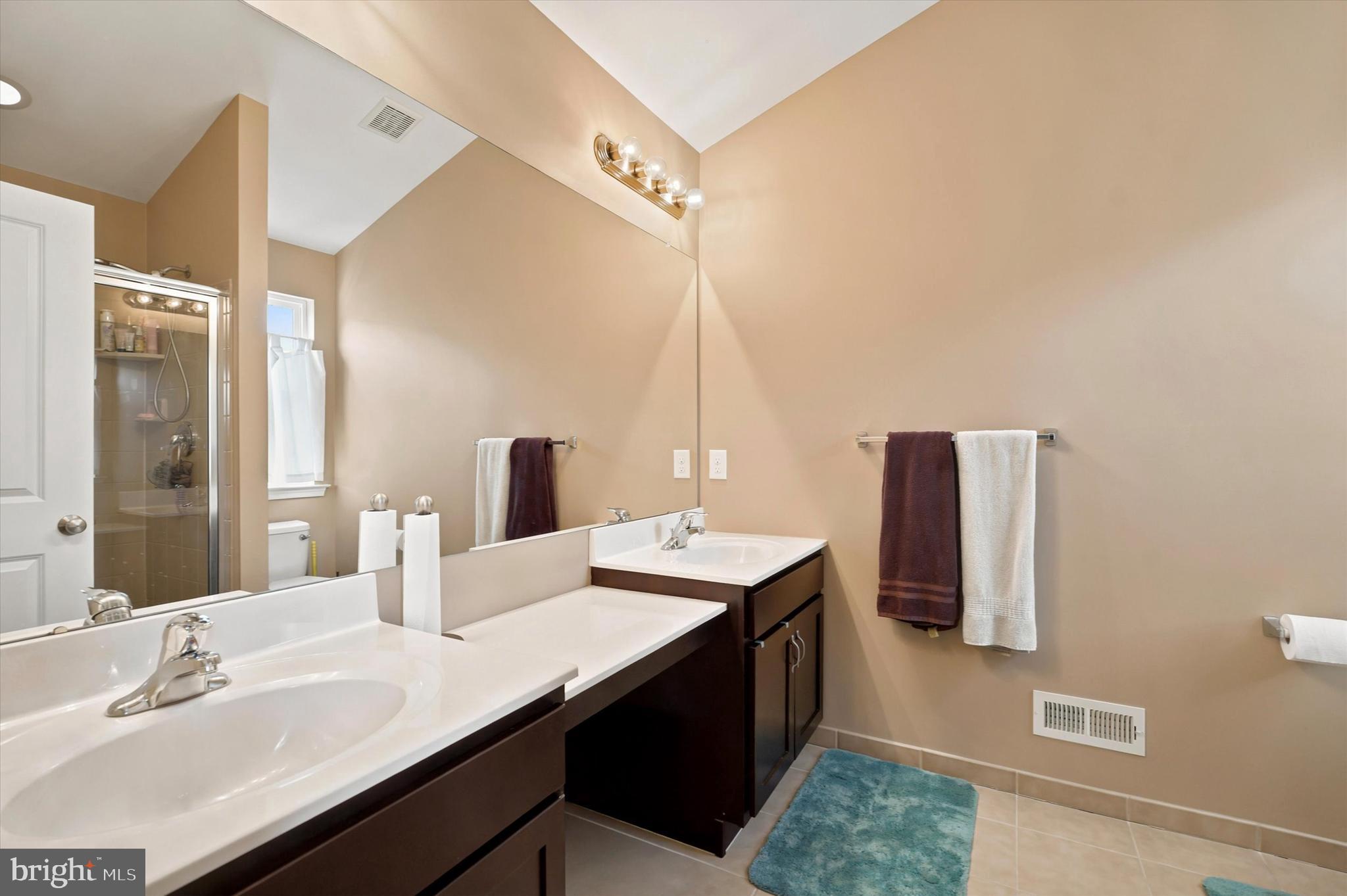 CARILLON HILL - Residential