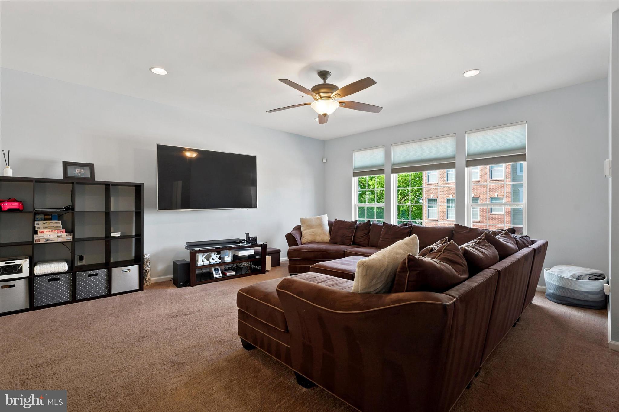 CARILLON HILL - Residential