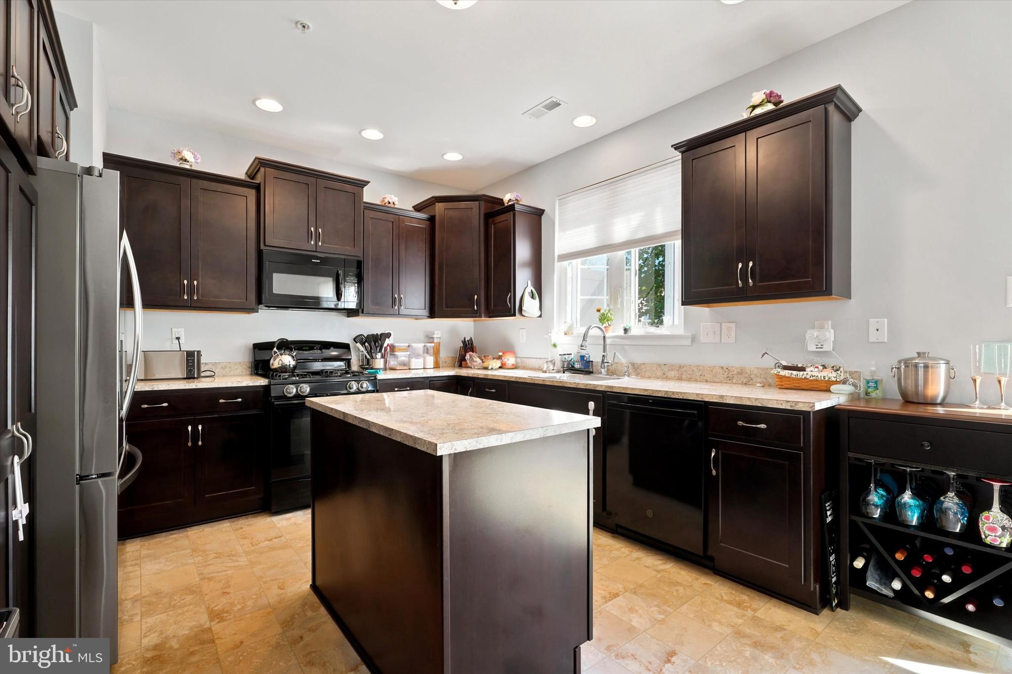 CARILLON HILL - Residential