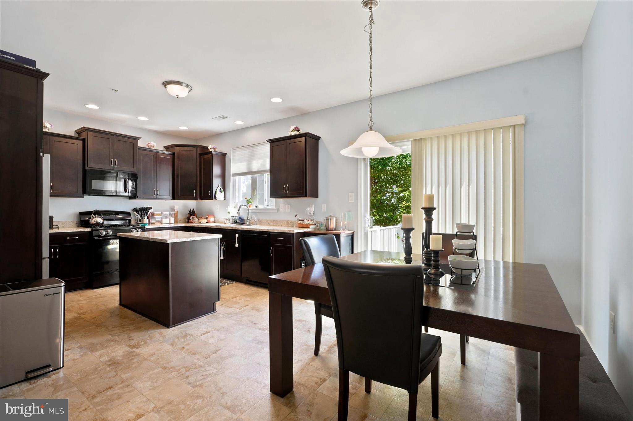 CARILLON HILL - Residential