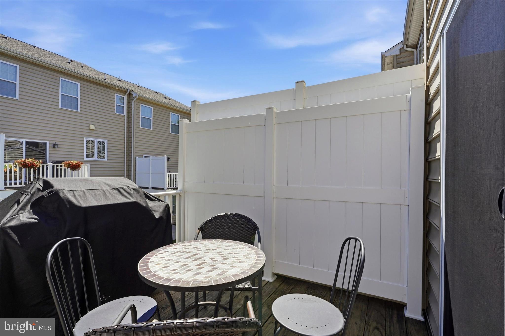 CARILLON HILL - Residential