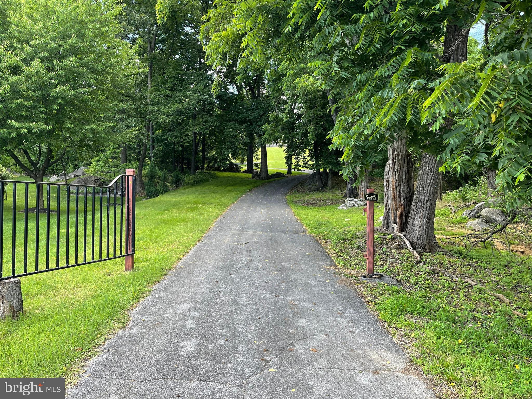 GLEN LEA - Land