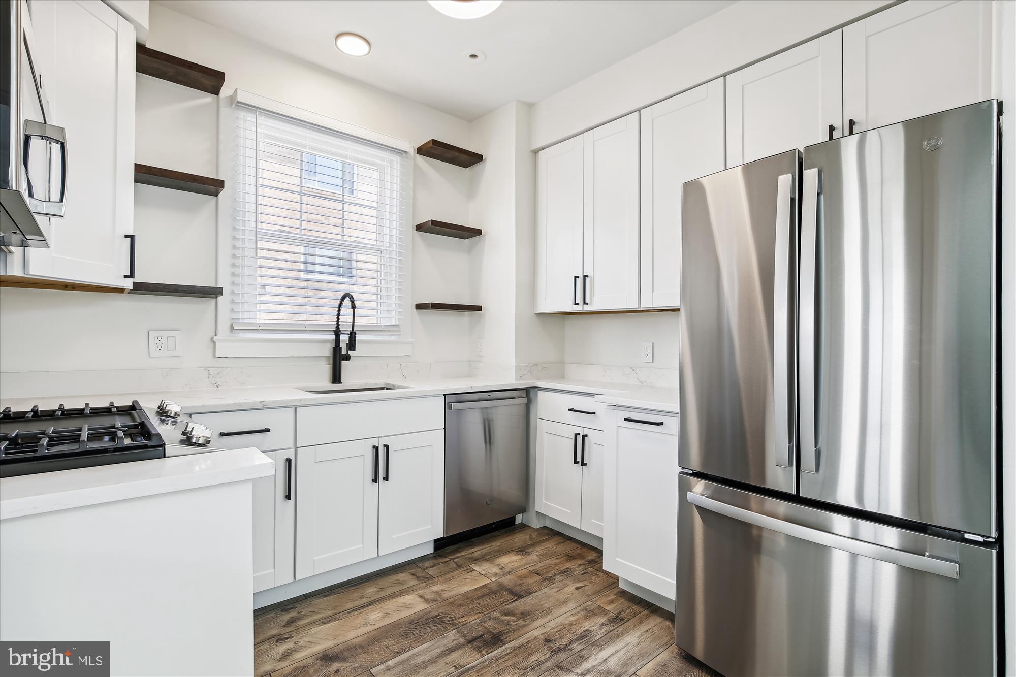 CLARENDON - Residential Lease