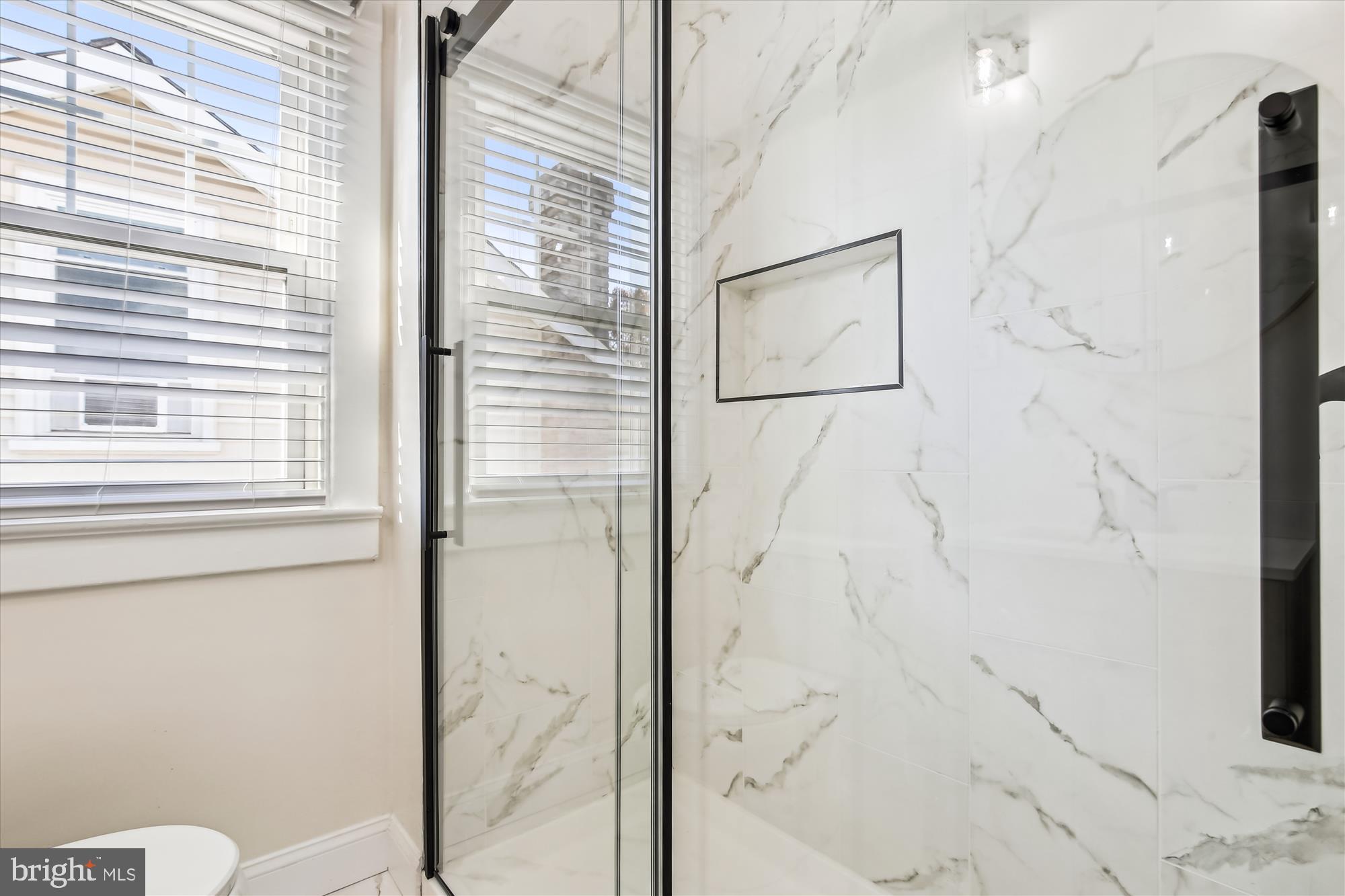 CLARENDON - Residential Lease