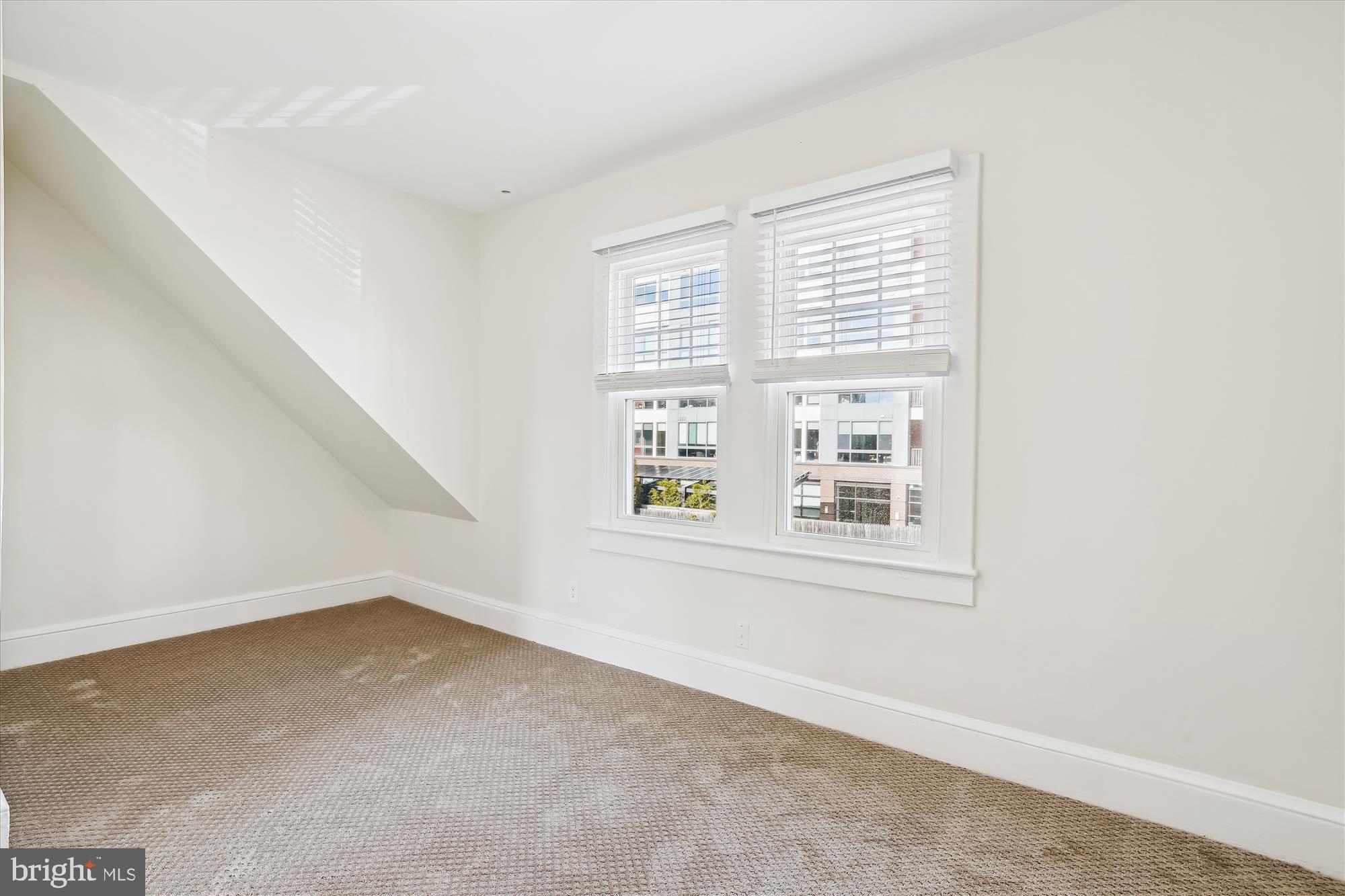 CLARENDON - Residential Lease