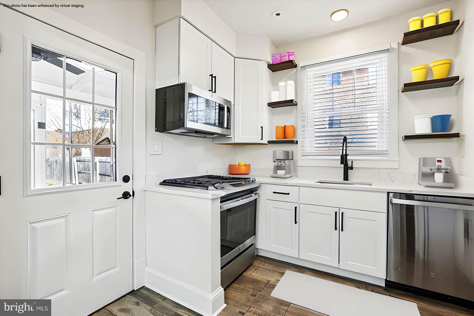 CLARENDON - Residential Lease