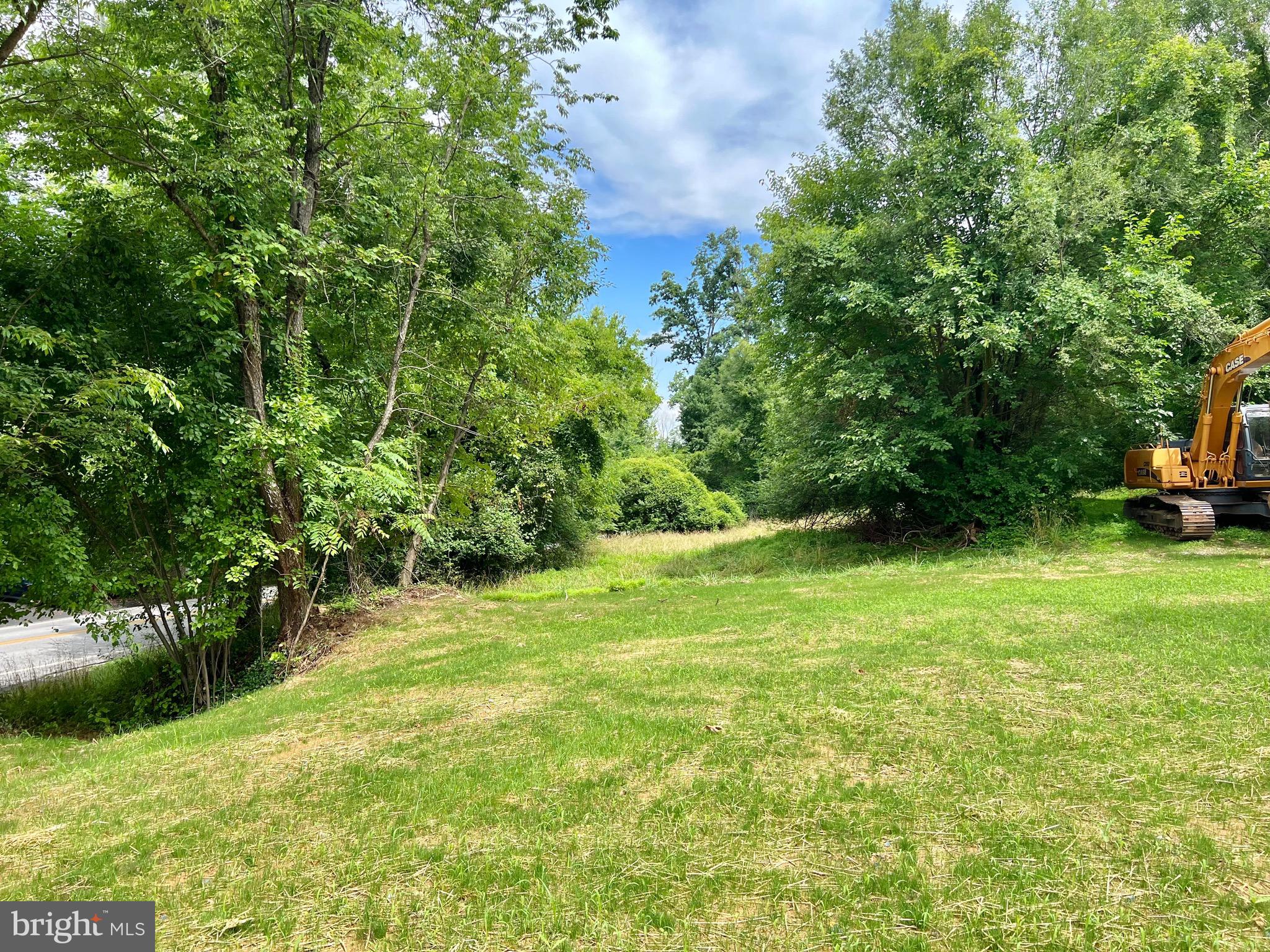 DAISY HILL ESTATES - Land